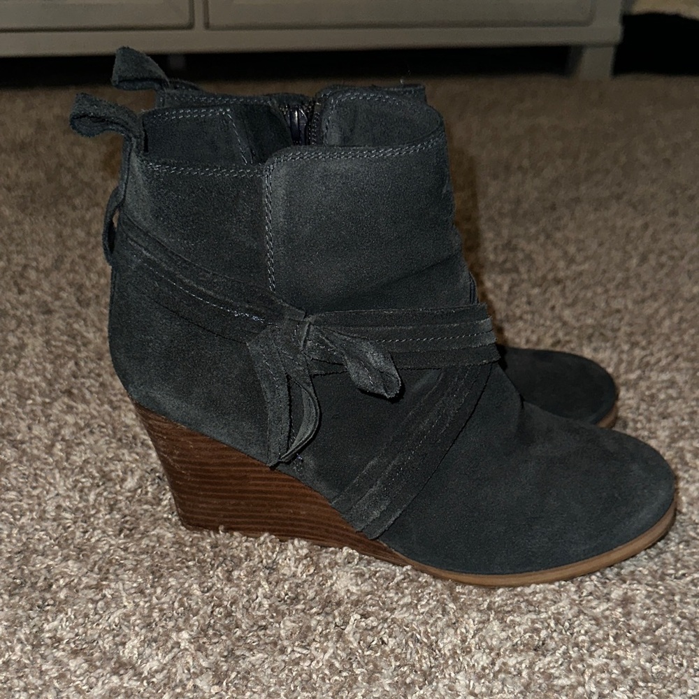 Women's Suede Wedge Ankle Boots in navy